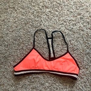 Women’s bikini top. Size M